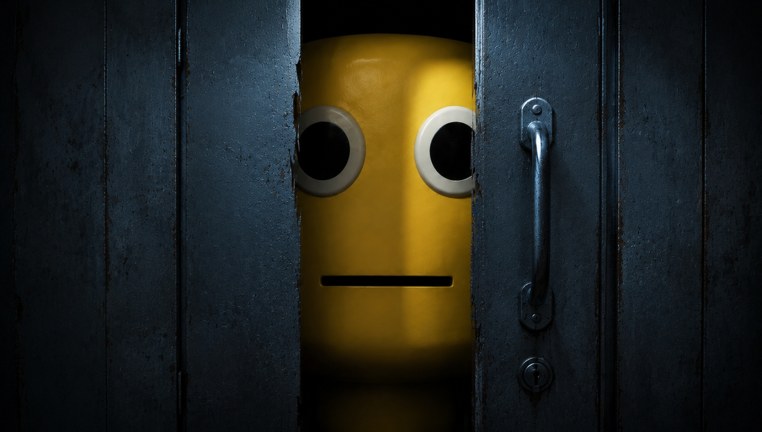 A yellow Hunter dummy peeks through cracked metal doors in a dark BreakDoor corridor on Roblox